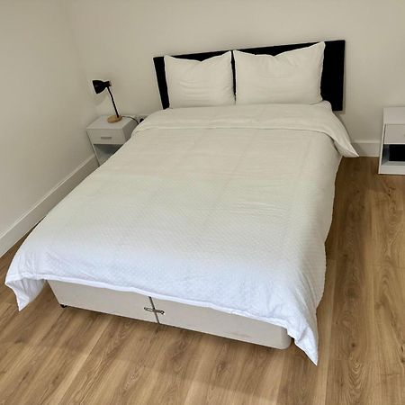 Florina S House 4 Bedrooms Villa Rugeley Luaran gambar