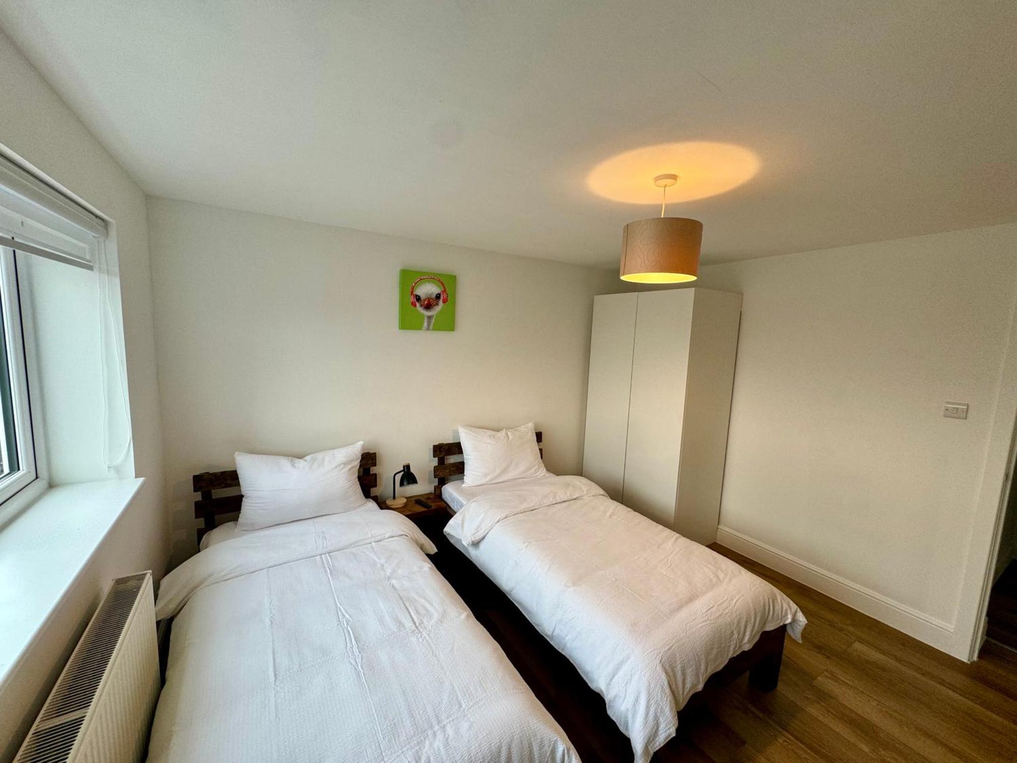 Florina S House 4 Bedrooms Villa Rugeley Luaran gambar
