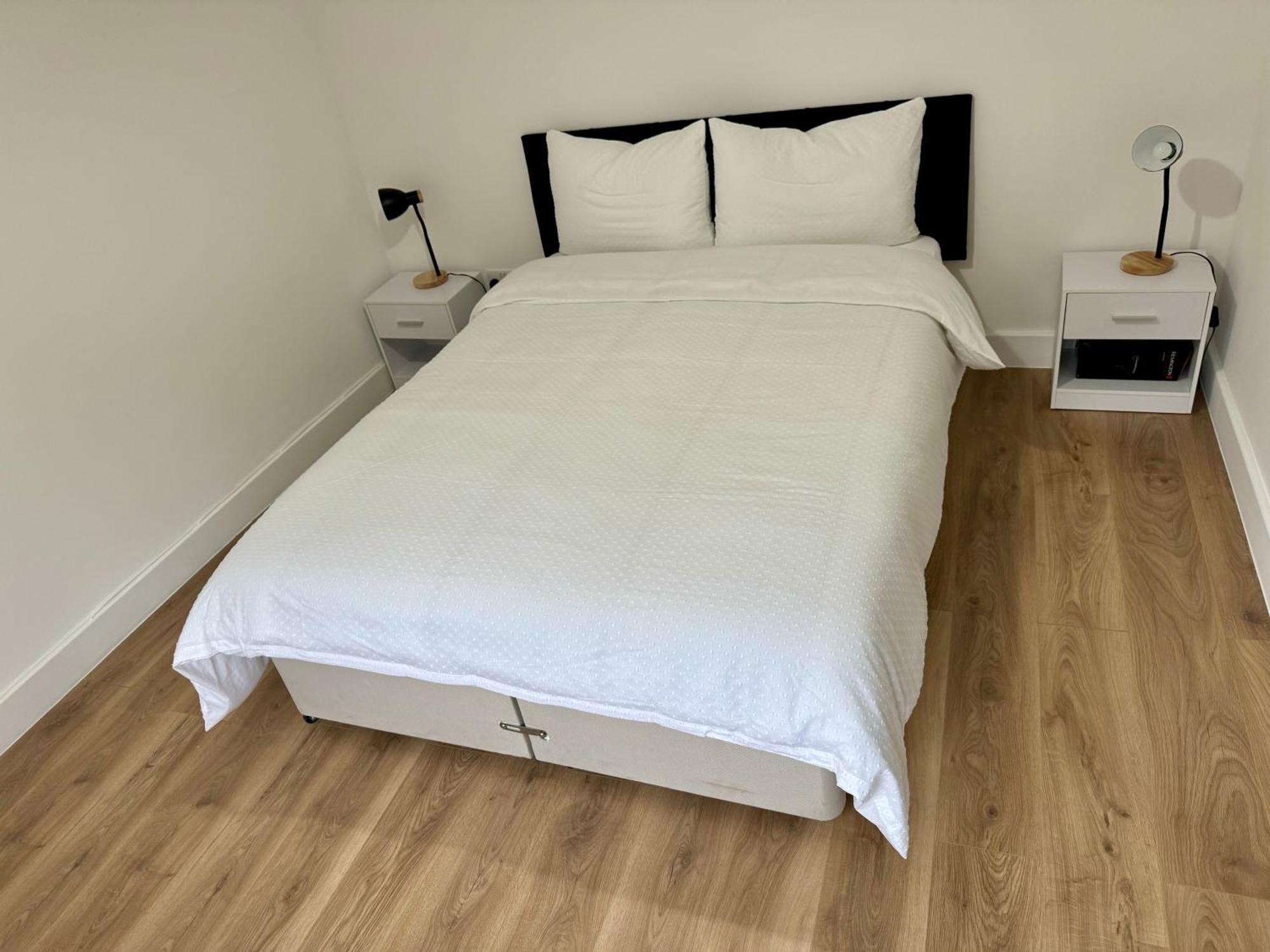 Florina S House 4 Bedrooms Villa Rugeley Luaran gambar