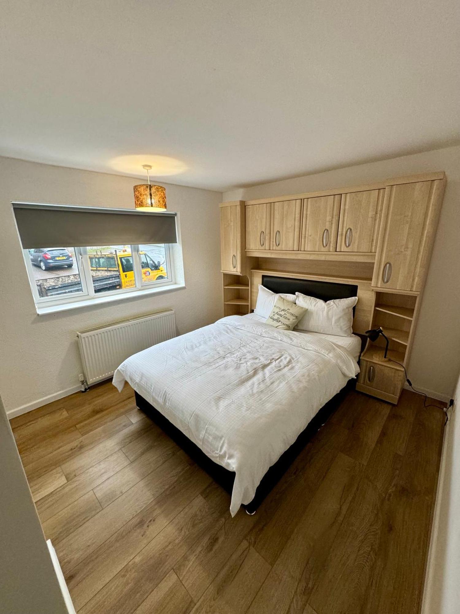 Florina S House 4 Bedrooms Villa Rugeley Luaran gambar