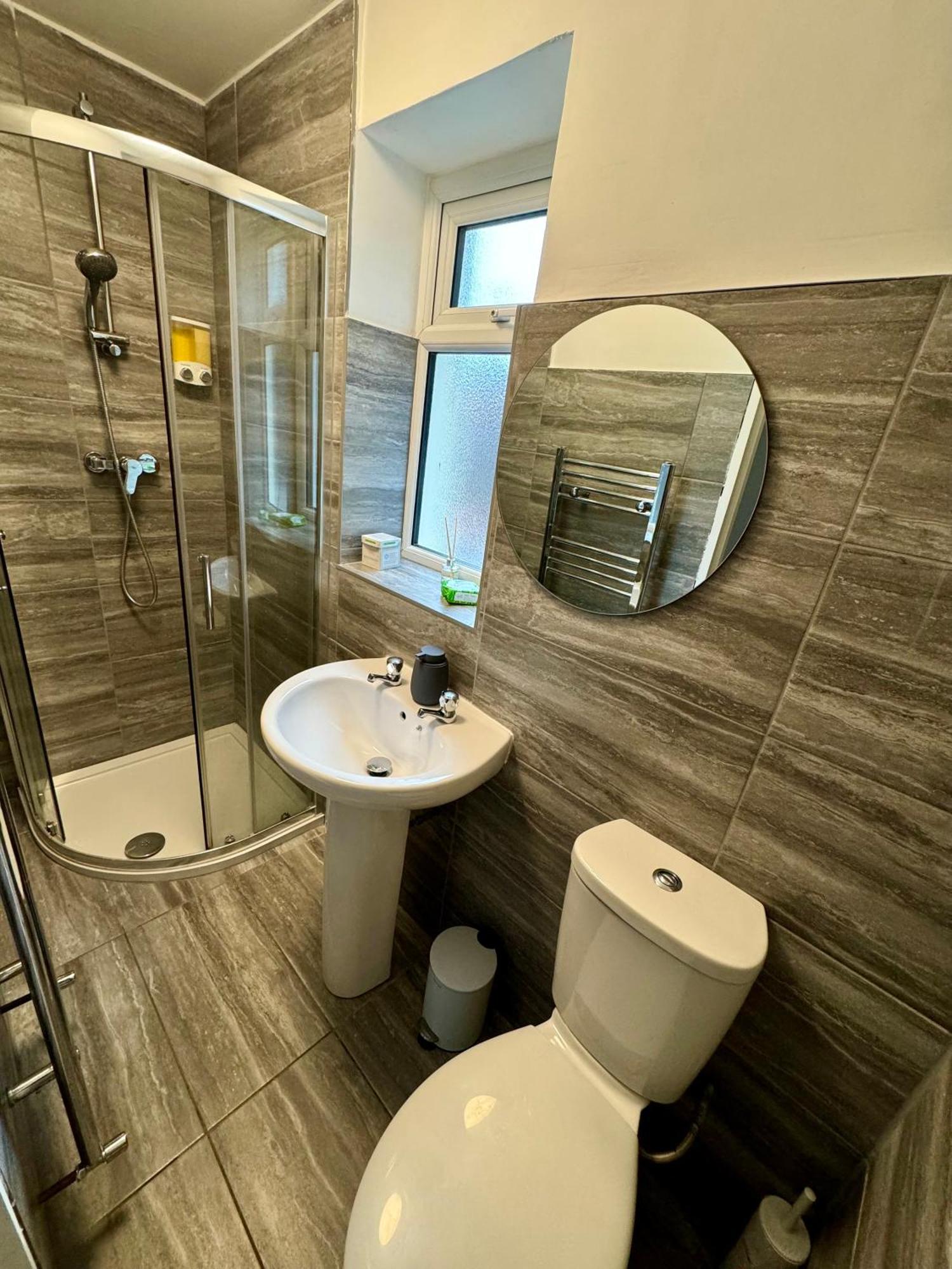 Florina S House 4 Bedrooms Villa Rugeley Luaran gambar